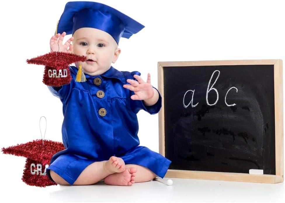 imageAmscan 5x3IN RED GRAD CAP TNSL